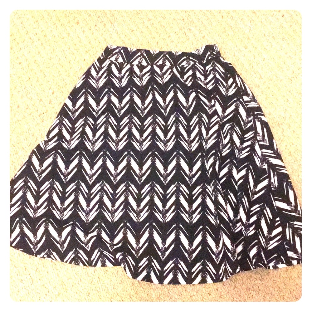 Black and white skater skirt